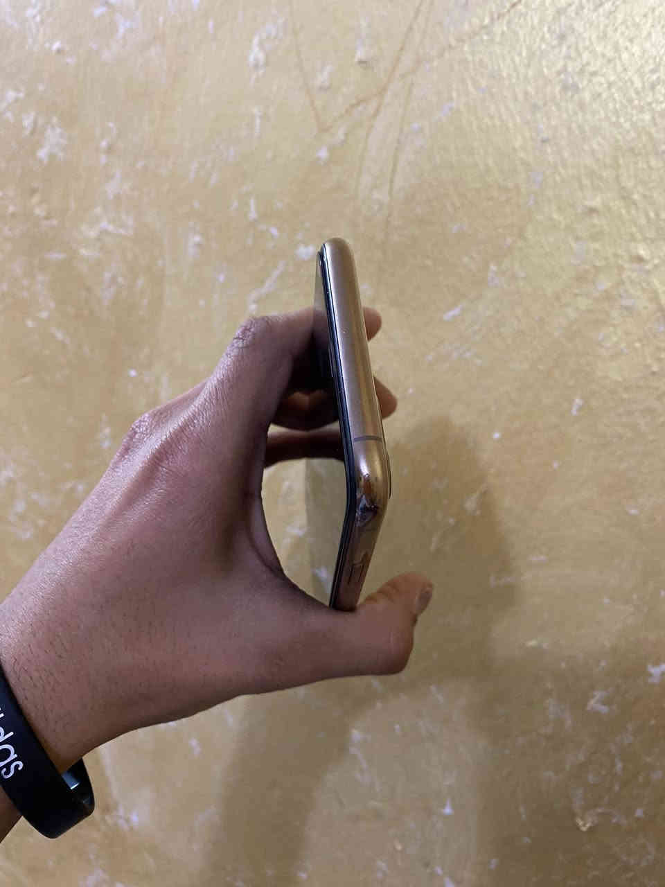 سلام عليكم
11برو ماكس
ذهبي 
ذاكره256
بطاريه76
فيس ايدي شغال✅
الجهاز وتر بروف مكفول 
نضافه99‎%‎
السعر 360وبي مجال بسيط
مكاني الحصوه
***********واتساب
