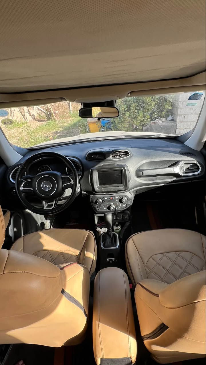 سياره جيب رنكد 2021 امريكي او ما يسمى البزون رقم بغداد دولي تحويل ثاني يوم ضربتها بس جاملغ امامي فقط كير ومحرك مكفول بصمة اشاير بلمري فتحة سقف كامل مواصفات سياره حلوه وخير من الله سعرها 155 ورقة مكاني بابل قرب كوين بارك رقمي *********** Singapore
