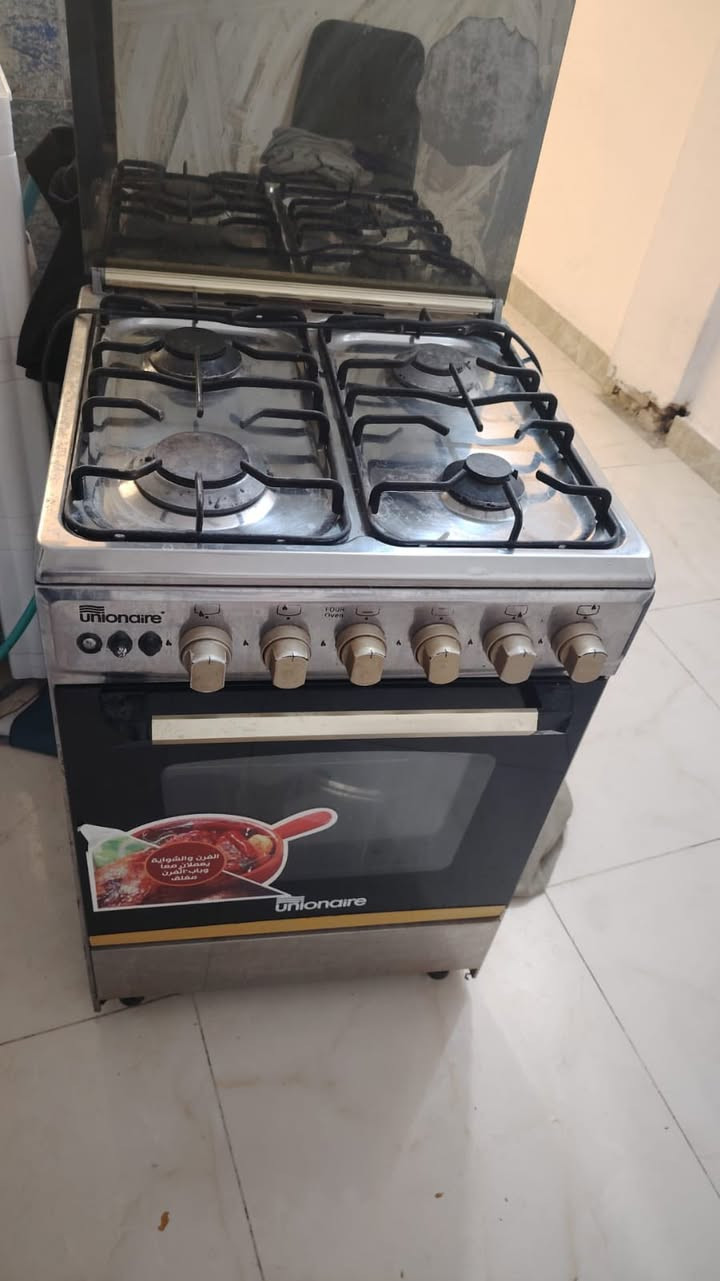 مجمدة + طباخ
ثنيناتهن ب ١٨٥ وبيهن مجال 
مكاني العامرية شارع العسل 
***********
