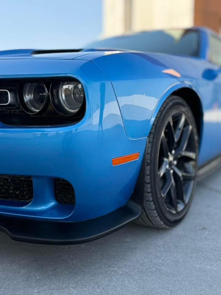 سلام عليكم  جالنجر موديل 2019 sxt  
لون بحري مميز كلش حلو بجم كبس ونضيفة فقط ايرباك بردة 
دشبول وستيرن سليمات مطاكات
كير ومكينة وشواصي ولغود كلة كفالة من الزلغ  فقط كيس الدهن مبدلة
 بيهة صبغ فقط جاملغ امامي عكس سايق صبغ والخلفي صبغ حنشر صور السونار وصور الحادث   هذا كل ما بالسيارة 
 باقي السياره كفاله عامه مكينه 6v 3600
 صدر جديد بدلتة
تخم تاير جديد
باتري جديد
دهن جديد 
عليهة ادامة كاملة سيارة 
ماشيه سياره ٧٧ السياره مصروف عليه حيل متعوب عليه 

دوشمه كامله يم حسن شماره غرفه كاملة
                السعر ١٨٠ قابل للتفاوض 

رقم اربيل الجديد  السياره وكالة او تحويل

بغداد حي الجامعة 
***********
