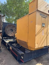 مولد ٦٥٠kVA • مع شاصي • للبيع