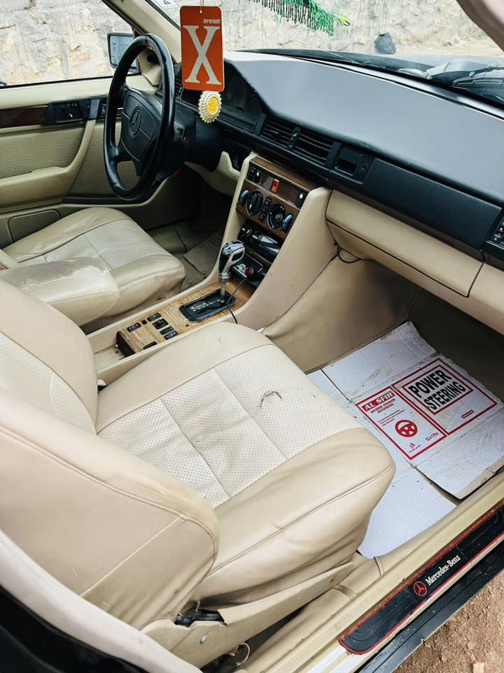 مارسدس 89 حلوة سيارة مانقصهه شي بيه طخات رقم بغداد مادور ثاني يوم مكينه كير حداديه تبريد تخم تاير
 مانقصهه برغي السعر 45 وبيه مجال مكان السيارة سماوة الهلال *********** تصال
