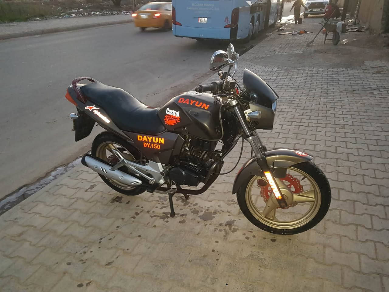 سلام عليكم دايوان بانده موديل 2012 رقم وسنويه  للبيع شوفت عينك لدراجه كل نقص مابيها مكان كوت ***********
