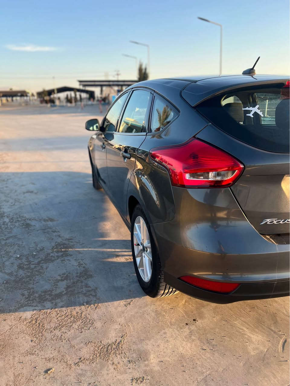 فۆرد فۆکەس مۆدێل ٢٠١٨ جانتا مواسەفات SE چوار پستۆنی مە کینە ٢٠ ی بێ تۆربۆ  چوار جام کارەبایی تەنها بۆنیت و چوار پەڵەی بچوکی سبوغە بێ ناوگرتن  ئێر باگ  سوکان تەقیوە  ٨٦ مایڵ ڕۆیشتوە گێڕو مەکینە بەشەرت   تەحویل و غرامە بەشەرت نرخی ٨٣$ گەڵاو مەجالێکی کەم ناونیشان چوارقوڕنە ڕانیە.
ژ.م/ ***********
*********** رانية, السليمانية
