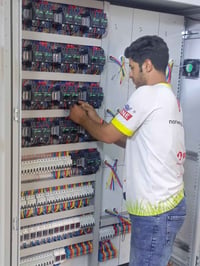 تئسيس بوردات صيطره ATS وشغل بيوت وأناره وكمرات وموجود كادر كامل وهاذه ...