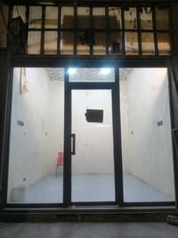 باب جام المنيوم • نضافه ٩٠٪ • ٣م×٢٫٥م