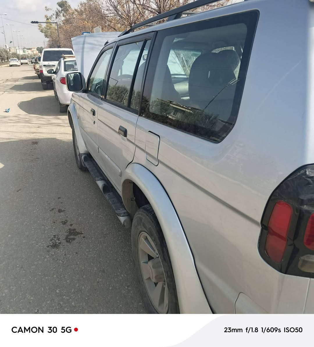 للبیع کلشی جدید باسمی قطعةصغیرسبوغ بدون ضرب سعر96مودیل2006رقم موبایل***********
