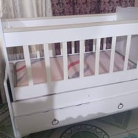 سرير اطفال • قليل الاستخدام • بيه مجال