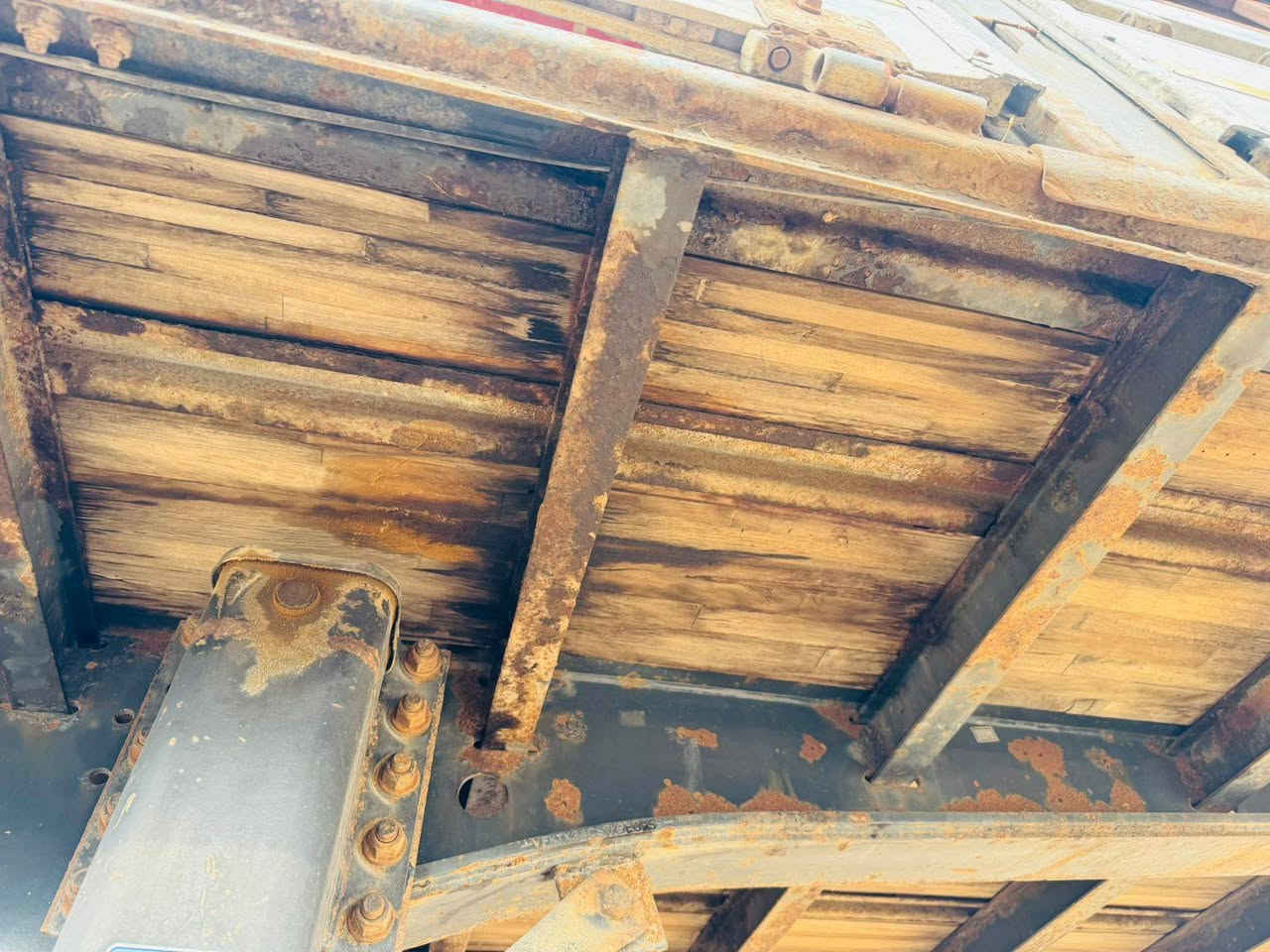 السلام عليكم 
للبيع عربانه أوربيه جادر مسرحيFRUEHAUFشاصي مكفول جناب 80
بريك دسك ابي أس شغال
دنكير مدور فحل فوك 
دنكير علاك
السعر 75
 الاتصال ***********
خوان رجائن المو شراي لا يخابر
