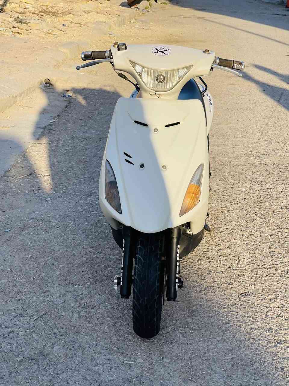 سلام عليكم ادرس حديث للبيع كفاله عامه مابيها كل نقص دراجه خير من الله شرط تعبر 120 مكاني كوت العزه سعر اتصل ع رقم ***********
