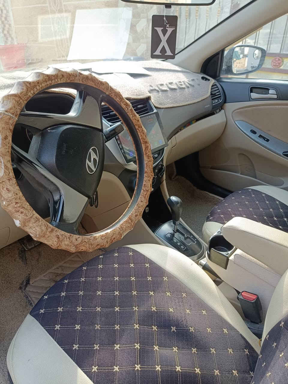 السلام عليكم
اكسنت موديل 16 صبع كما موضح بلسونار الباقي مكفول كير مكينه دواخل دوشمه جديده تخم تاير جديد باتري جديد ***********
