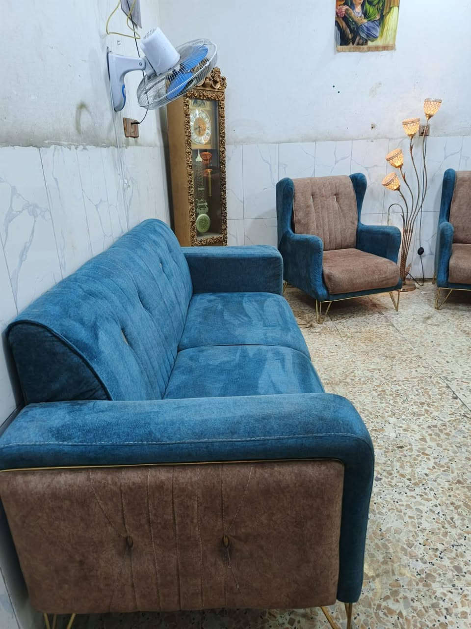 تخم 7 مقعد نظيف
سعره 220 وبي مجال مكان
 البياع يوجد توصيل بكروه ب واتساب
 ***********
