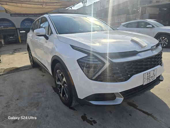 بسم الله الرحمن الرحيم 
للبيع كياسبورتج موديل 2024 لون ابيض وأرد امريكي ماشيه 10 ألف فقط بعده جديده مكفوله من الصبغ نهايا ومكفوله من الايرباك مواصفات فيه EX فول الفول ماعدا البانوراما سنويه باسمي قبل يومين ترقمت حادثه قبق الجنطه نفس الون فقط والباقي مكفول صور الحادث موجودة بالمنشور  هوايه بيه مواصفات مكاني بغداد زيونه سعره 225 ورقه للاتصال ***********
