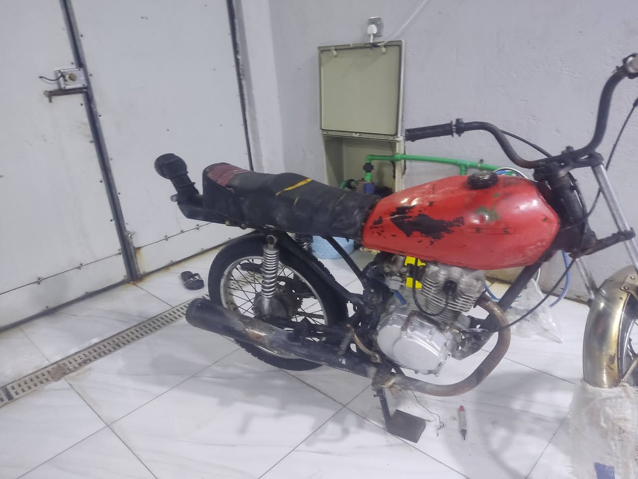 السلام عليكم دراجه ايراني ام الباركود ماكينه ما مفتوحه سعر 200 ***********
