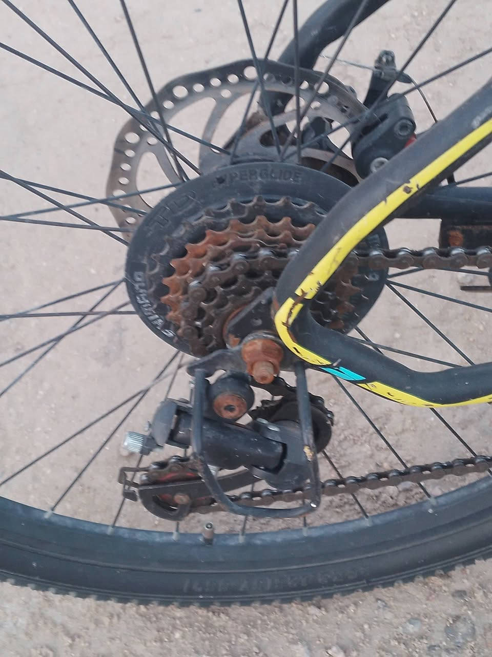 سلام عليكم بايسكل للبيع بسعر 80 وبي مجال مكاني بغداد الغزاليه رقم التلفون *********** يوجد واتساب
