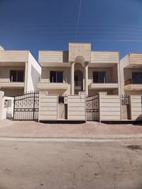 مجمع السلطان • ٣٠٠م • ٥ غرف