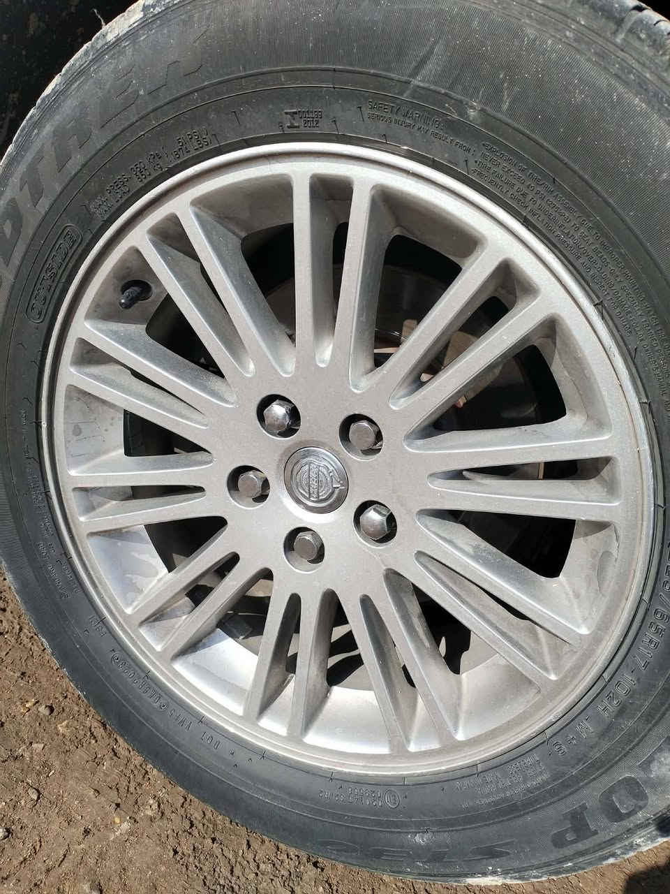 السلام عليكم تخم وياله شمسي مال اوباما 10الحجم17كامل هوا وتوايره التاير دلوب الاصلي وياله نضيفه كلش لافطر ولاشخط وتخم تاير نضيف للبيع السعر 400وبي مجال قليل لاستفسار *********** تخم كامل 4وياله و4تواير
