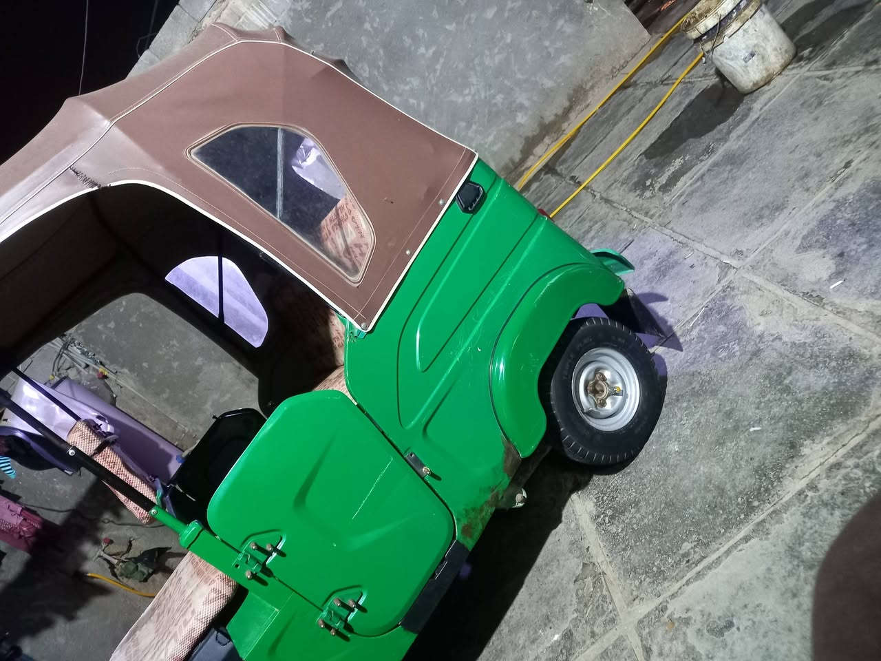 سلام عليكم تكتك موديل 21رقم النكليزي كفاله المحرك والكشرهه شوف العين شراي اتصل  ***********
