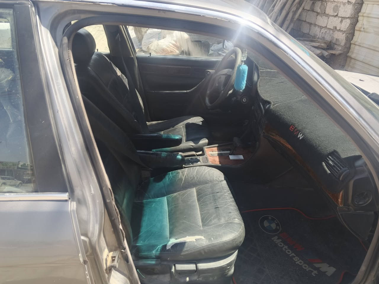 عندي بي ام 735موديل 91جاهزه من كلشي رقم بغداد تحويل مباشر رايد مراوس بملكه مفحوصه ومدفوع كمرك ومانختلف اني ويا***********
