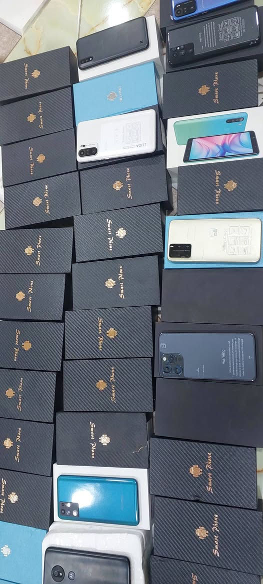 شلعه موبايلات طلعلي بالdhl ذاكراهن ٢٦٠ و٥٢٠ شغاالات بس اني ابيع فحم الي يحب نص الكميه او كولهه شلع لقطعه على ٢٠ قفل هواي موديلات تقريبا ٥٠ موبايل


**إذا كنت صاحب هذا الإعلان وتريد حذفه لأي سبب، رجاءا أرسل رسالة إلى الدعم الفني**