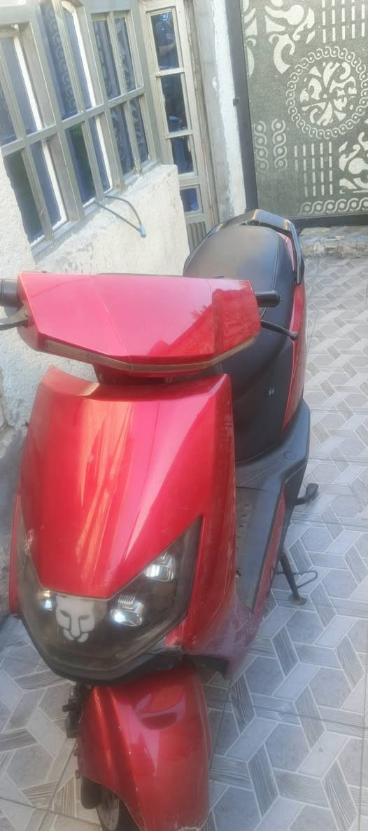 للبيع دراجه شحن حلوه ونظيفه 🔴🔴ناقصهة بطاريات فقط 💸400وبيه مجال للاستفسار ***********وتساب فقط
