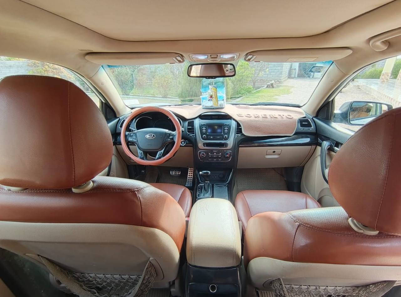 اسلام عليكم ورحمة الله وبركاته
سورنتو 2013 
خليجي فول مواصفات واحد عله واحد 
مكفوله 
داخل مشمشي 
تحكم ستيرن 
مري شفط 
ويل كروم حجم 19
بلرامه 
بصمه 
بصمه ابواب 
العنوان جزيره الخالديه محافضه لأنبار 
‏‪***********‬‏
