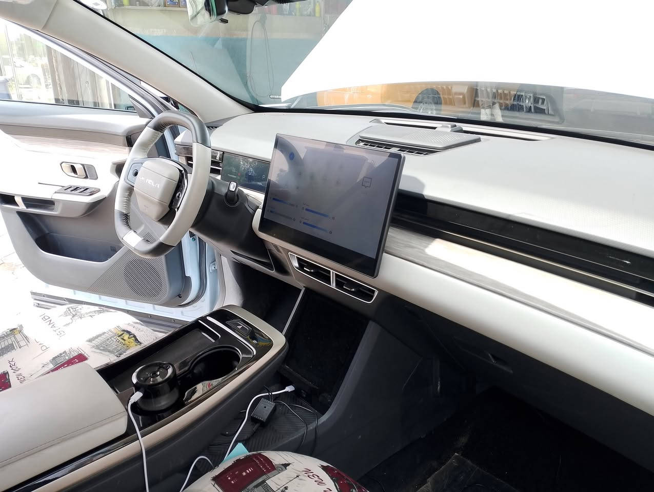 جيتور 23 مكفولة ماشية 28 ألف السعر 175 مع المجال***********
