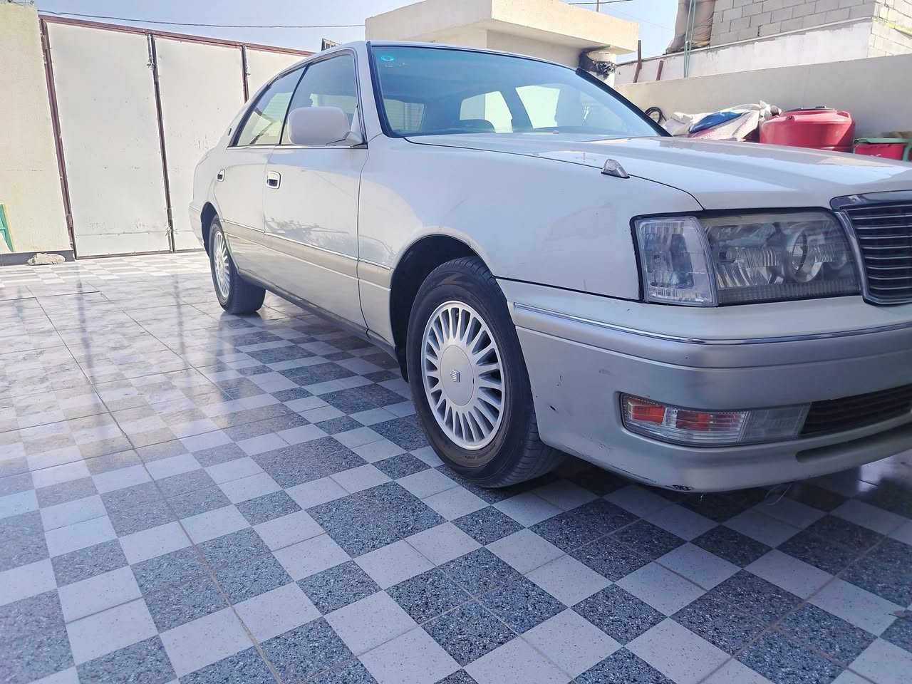 سلام عليكم ورحمة الله
 وبركاتة 
(السعر 79وبيه مجال قليل) 
سياره راس الثور كراون رويال 
سياره كرستال اصل شاصي 55
رقم بصره دولي سنويه 31
سياره فول للخير جنجر 12قرص
كير ماوس ليتات ليزري 
تنته كهربايه كشنات كهربايه 
مفوله تبريد خلفي فول فول 
سياره مكفوله من الكص والنغل والضربه القويه 
تبريد ثلج شرط منضومه كامله 
تخم تاير جديد بكارتونه 
حداده من طول لطول 
كهربايه من طول لطول 
مكينه وكير فيفيتي 3000
سياره جديده بمعنه الكلمه 
العنوان البصره الستفسار 
***********
