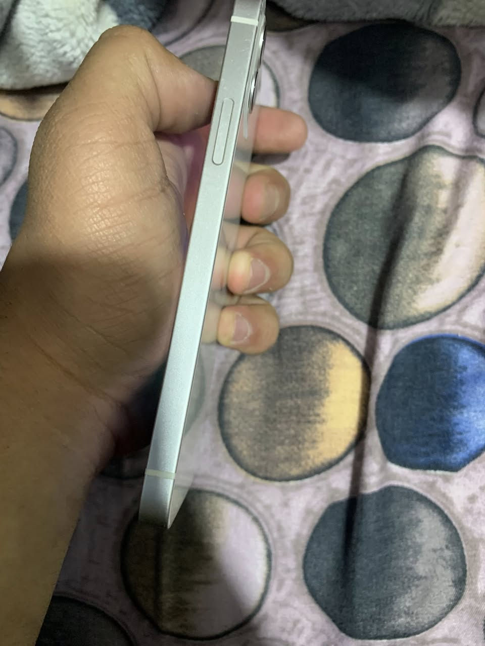 آيفون 12 العادي جهاز  مكفول من كلشي  كله بلادي بطاريته 75 ذاكره 128سعره 325وبي مجال رقم ***********
