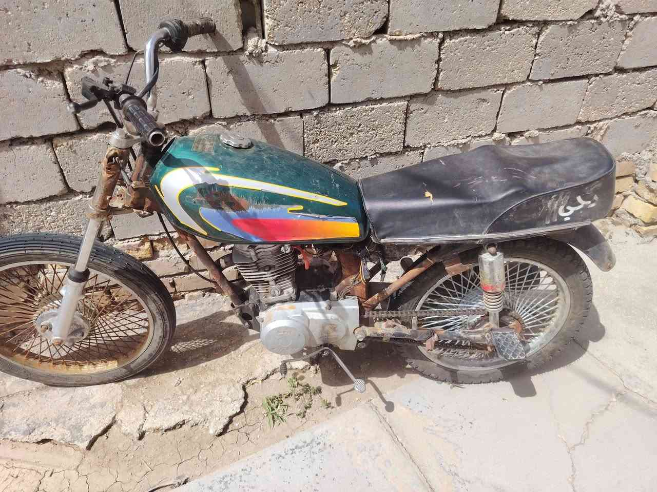 سلام عليكم شباب  

دراجه شغله بس اني بيعه جوم حديد  

225بيه مجال 

هذا رقمي 
***********

