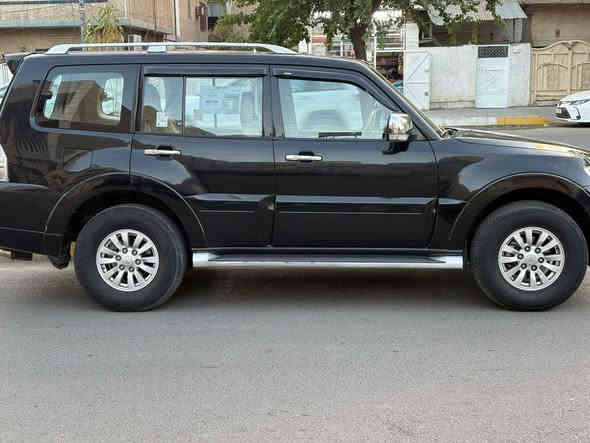 السلام عليكم باجيرو 2015 كفالة عامة رقم اربيل الدولي الجديد هزة جديدة فحص جديد بأسمي شرط التحويل ثاني يوم ماشية 112 الف حقيقي كفالة عامة من فتح من تبديل من صبغ  بيها بارد بسيط جدا كد اصبع بل جاملغ الامامي الايسر مكينة 3500 المرغوب كير مكينه خير من الله مواصفات معروفة شاشة كامرة حساسات خلفية مانع انزلاق كير 5 نمر مري شفط 7 راكب 3 قطع تبريد ثلج دوشمة جديدة باتري جديد السعر 167 وبيها مجال بسيط للطيبين مكاني بغداد شارع فلسطين ***********
