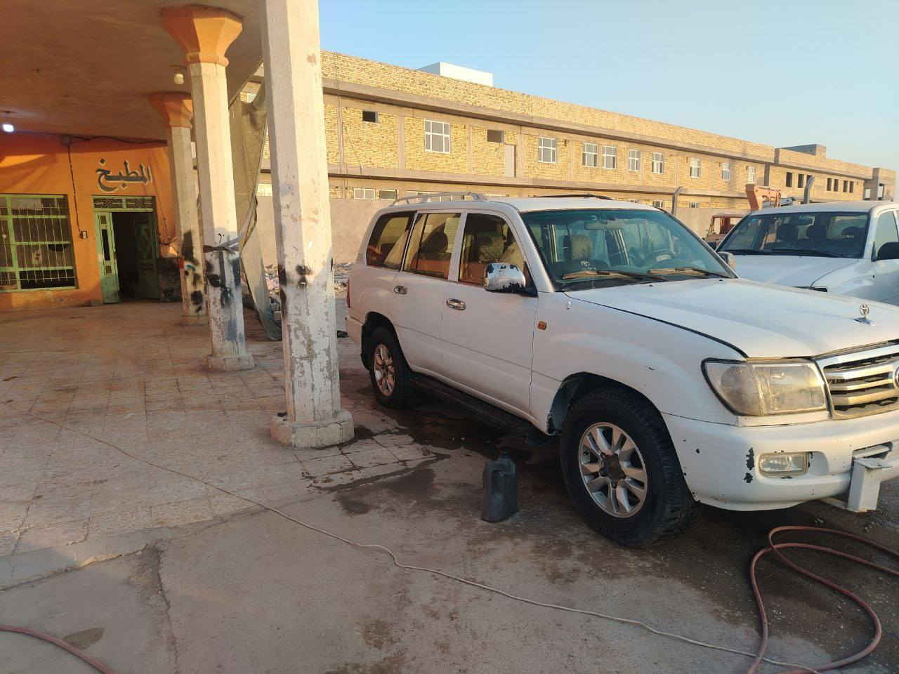 لاندكروز
موديل ٢٠٠٤
  السياره جاهزه من كير ومحرك واكسل والكشر مصبوغ شوفت عينك 
كير عادي
 واسط الكوت
 قرب بوابه كوت بغداد مقابل بانزين خانه البوابه
    رقم انكليزي واسط 
للاستفسار الاتصال 
***********
