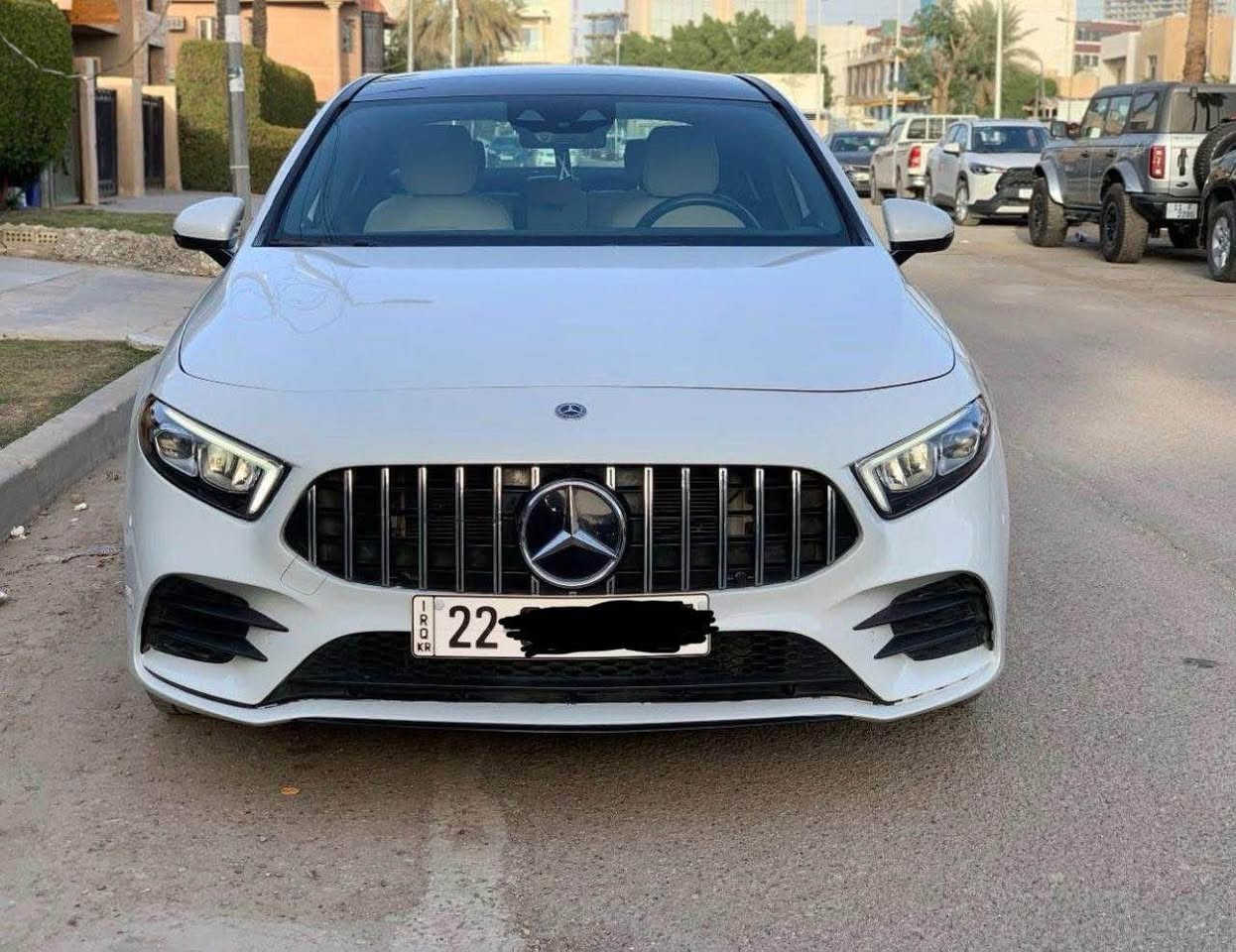 السلام عليكم 🫡 
مارسيدس بنز A220  موديل 2019 للبيع السياره فول الفول مواصفات وارد امريكي ضربتها موضحه بالصور السياره نضيفه جدا استخدام شخصي كامله مناقصها اي شي السياره باسمي رقم اربيل شرط التحويل 
*********** بغداد, العراق
