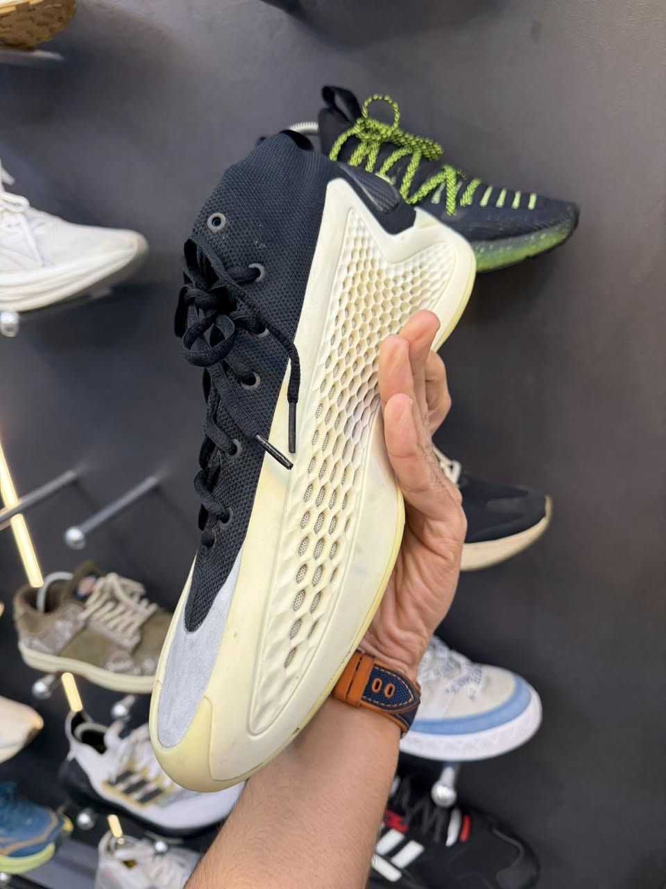 النوع/اديداس مال صالات وبادل🏓
القياس/46
السعر/50
للحجز والاستفسار***********
