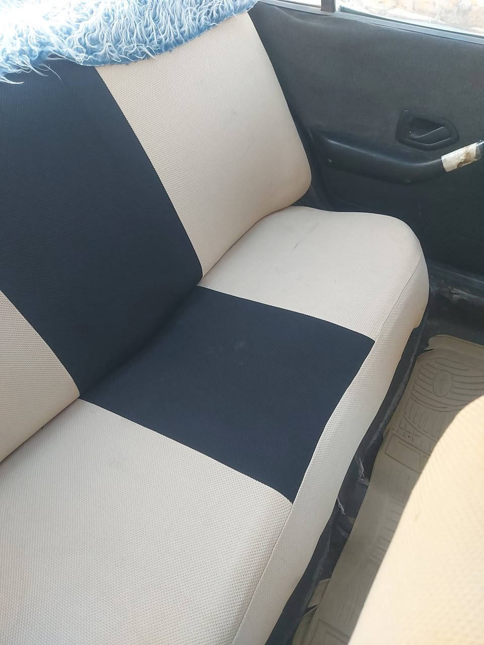 سلام عليكم بيجو باص موديل ١٣ جاهزه مكينه كير حداديه رقم جديد نكليزي سنويه مصفره وجاهز   سعر ب٢٧ ورقه  توه مداور مكاني سماوه خضر  ***********
