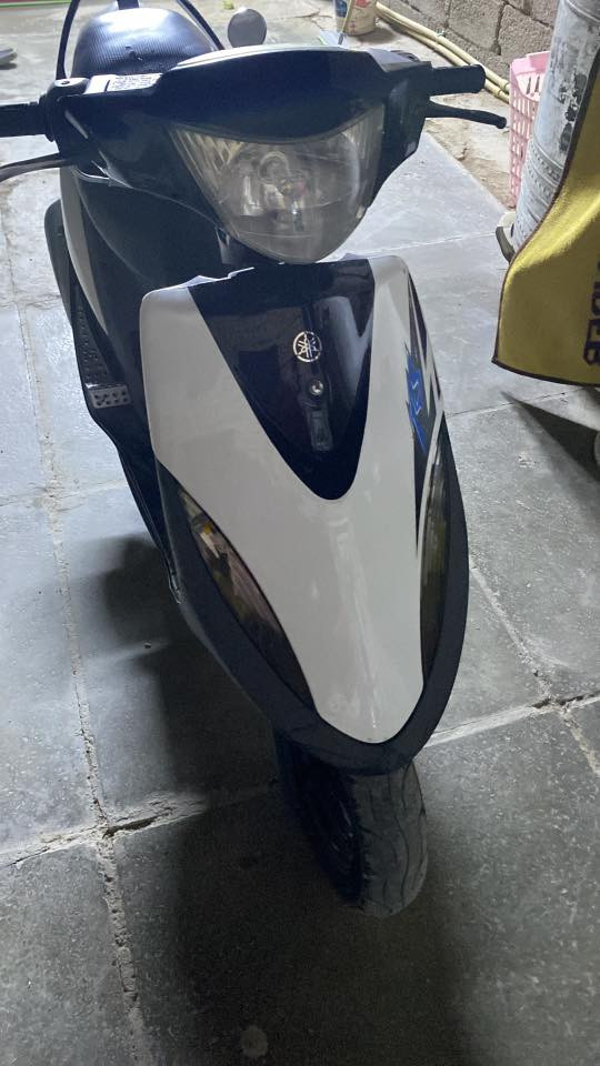 سلام وعليكم اخوان دراجه ماكس عدله اي نقص مابيه دراجه خير من الله كله بلادي من عده الكفرات تجاري الدراجه كله ختم واحد كهربائيات سلف وهندر كله شغاله بصمه  الدراجه عارضه ٧٥٠ وبيها مجال ***********
