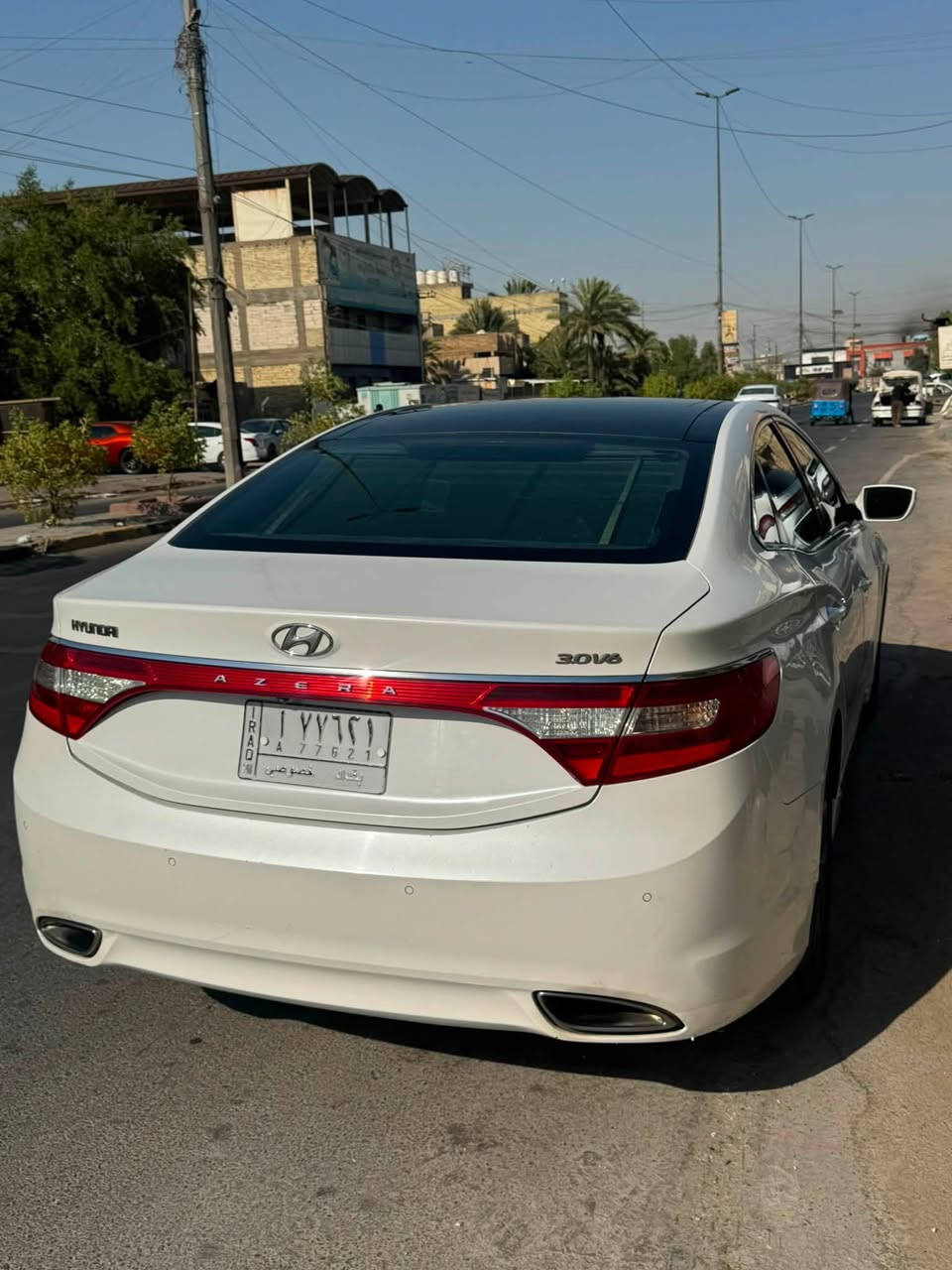 السلام عليكم
ازيرا خليجي 2013 للبيع 
رقم بغداد بأسمي ثاني يوم تحويل 
المواصفات ١/١ فول :-
مكينةv6 محرك 3000 
ماشية 170000km
بنوراما 
حساسات امامية /خلفية +شاشة وكاميرا 
بصمة بيبان وتشغيل 
بردات خلفية كهربائية 
مري طي أوتو
كشنات جلد 
تدفئة كشنات 
كراسي كهرباء 
ABS+ مانع انزلاق 
لايتات اوتو زنون 
قطعتين تبريد 
باقي المواصفات معروفة 
السعر ١٢٨ وبيها مجال 
مكاني بغداد / الشعب 
رقم التلفون *********** متوفر واتساب 
تفاصيل بالسونر مرفق مع الصور
