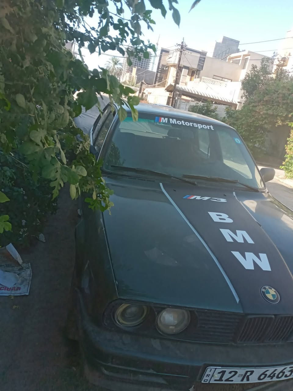 السلام عليكم ورحمة الله وبركاته
بي ام زعرة للبيع 
لون زيتوني 
محرك مفتوح 6 سلندر كير عادي 
سيارة عظمة حلؤؤؤه
غرفه يردله اشوية ترتيب
سنويه جديد 2030
هزة بعدلة أربعة أشهر 
رقمة انكليزي سيارة ابسمي شرط تحويل 
تحويل مرور الكاظمية او وين ميعجبك 
السعر 36$
موقع سيارة الكاظمية قرب شعبة الخامسة 
رقم الهاتف *********** متوفر وتساب
