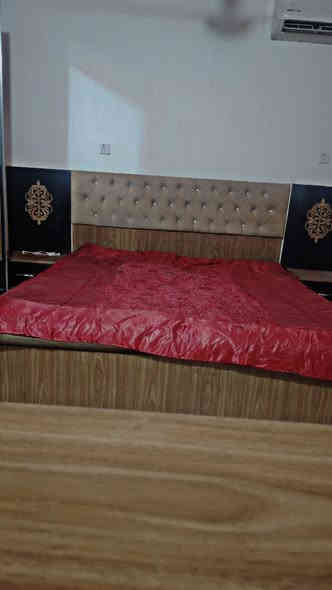 السلام عليكم غرفه اخشاب للبيع سعر ٣٠٠ / (***********)
