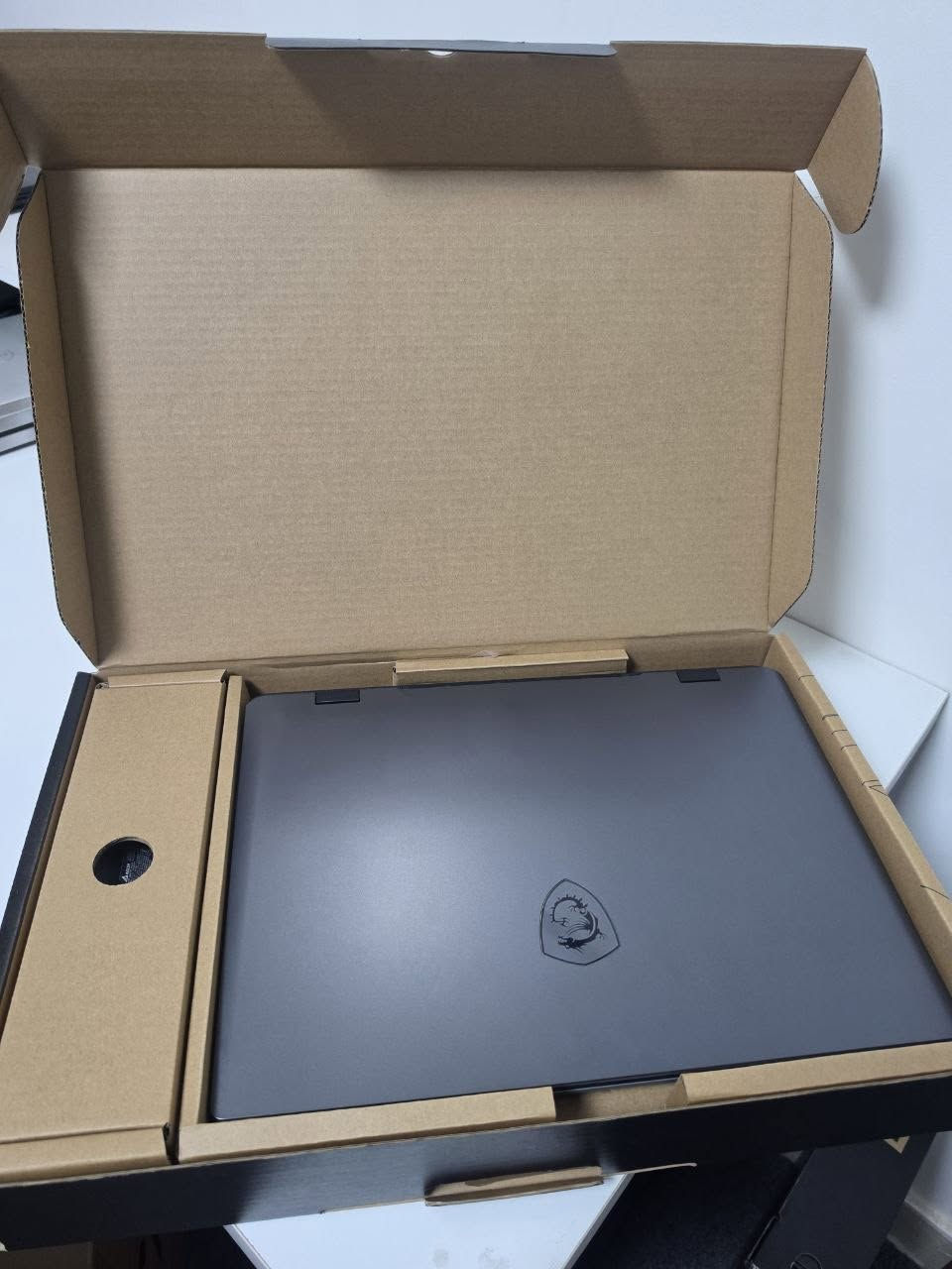 MSI Sword 16 HX B14VFKG (i7-14650HX / RTX 4060) 🔥

Intel Core i7-13700HX

NVIDIA GeForce RTX 4060 8GB GDDR6

233 AI TOPS

16GB DDR5 5600MHz RAM

512GB SSD

⚡️ Display

16-inch FHD+ IPS-Level Display

1920×1200 Resolution

144Hz Refresh Rate

Price 50,000 EGP

📱 01553483129


**إذا كنت صاحب هذا الإعلان وتريد حذفه لأي سبب، رجاءا أرسل رسالة إلى الدعم الفني**