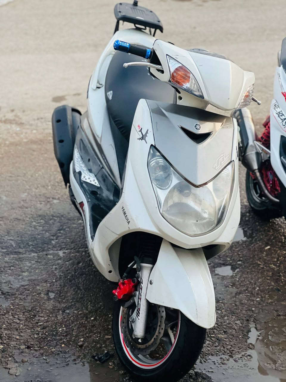 سكنس فحل دراجه برغي ماعوزها كهربائيات كلها شغاله نكره سلف دراجه احله من الصور 
السعر ٧٠٠ ***********
