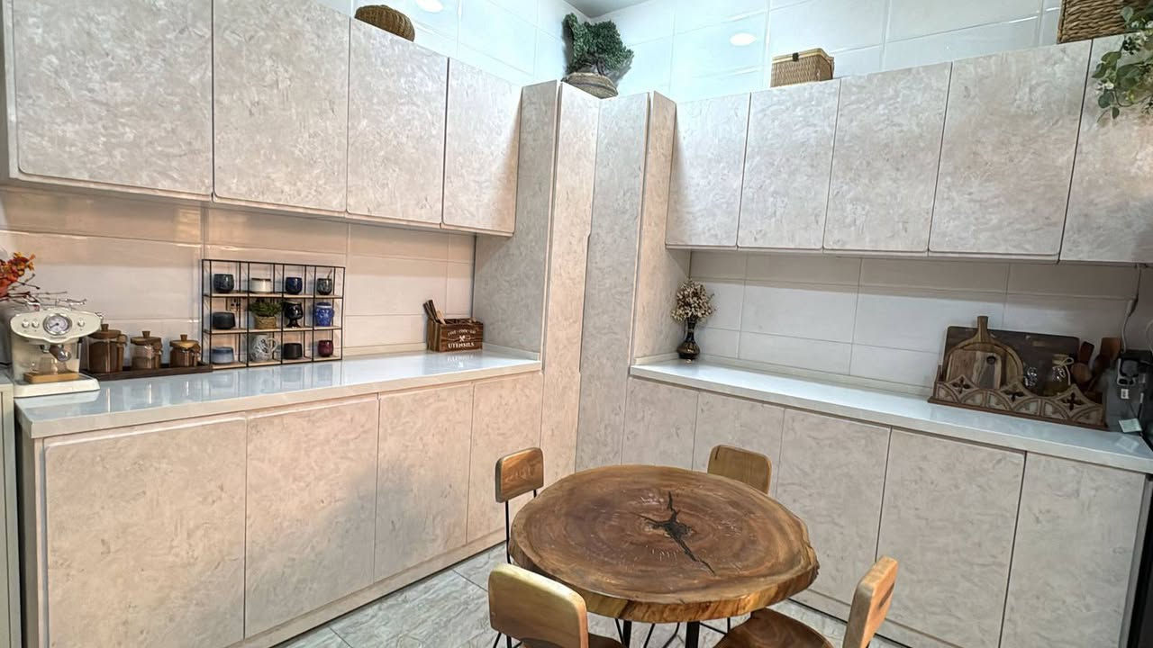 كاونتر جديد شخط مابي للبيع. 
والميز هوه والكراسي للبيع.
الاستفسار ع الخاص.


**إذا كنت صاحب هذا الإعلان وتريد حذفه لأي سبب، رجاءا أرسل رسالة إلى الدعم الفني**