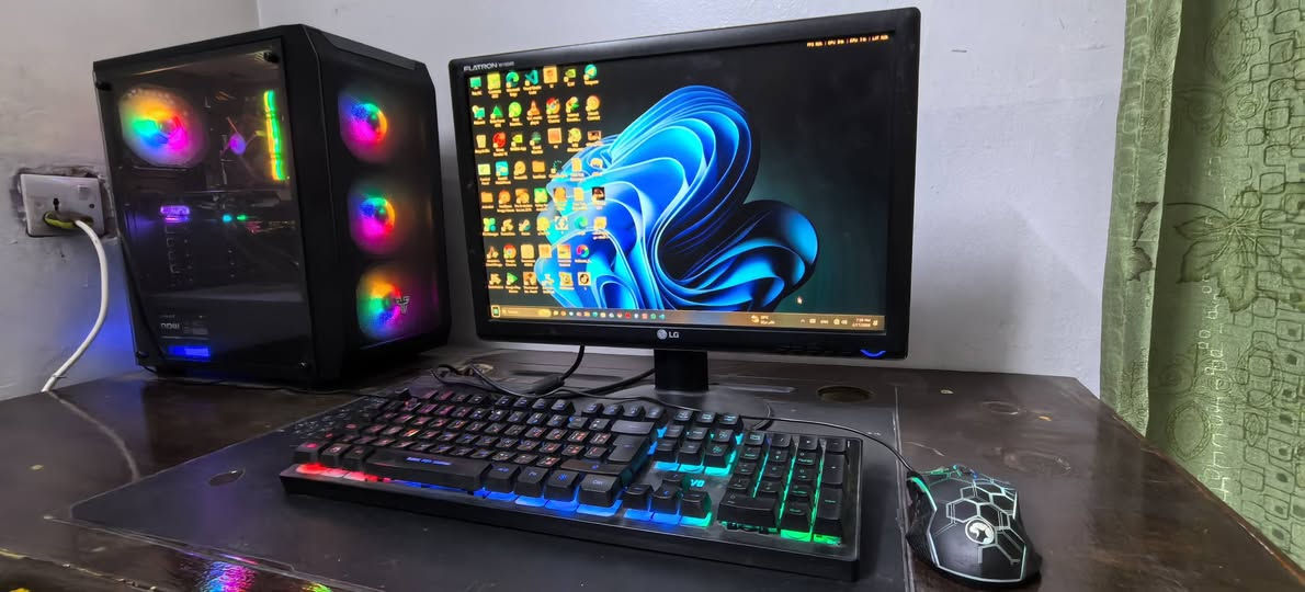 🔥 للبيع PC Gaming جاهز شغل نظيف — السعر 700 ألف فقط 🔥
✅ التجميعة كاملة مع كراتين القطع
✅ مناسب للألعاب، التصميم، والشغل اليومي
✅  إضاءة RGB 
💻 المواصفات:
🔹 المعالج: Intel Core i3 10100
🔹 كارت الشاشة: MSI Gaming GTX 1660 Super 6GB RGB GDRR6 192-bit 
🔹 الرام: Crucial Ballistix 16GB (8GBx2)RGB 3200   DDR4 Gaming CL 16-18-18-36 XMP
🔹 المذربورد: GIGABYTE H410M H V3
🔹 الباور سبلاي: ROCKET 500W RGB
🔹 الكيس: Fantech RGB مع 4 مراوح
🔹 SSD: 120GB
🔹 HDD: 500GB
🔹 الشاشة: LG 19 inch 60-75Hz
🔹 UPS PowerMax 1500
🔹 كيبورد + ماوس MARVO RGB
🎮 يشغل أغلب الألعاب
📦 البيع مع كراتين القطع
📩 للاستفسار واتساب أو ماسنجر فقط
📱 الرقم معلق: ***********
