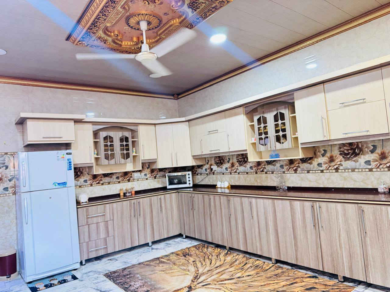 دار للبيـــــــــــــع....
طابــــــــو مــــــلك صـــــــرف.... 
شــــــــــارع 80 محيزم الرابعه قرب المدارس.... 
ــــــــــــــــــــــــــ
المســـــــــاحه الكليــــــــــــه // 200م
طابقيــــــــن والبناء جــــــــديد وبحاله جيده 
ــــــــــــــــــــــــــــــــــ
ثــــــــلاث غرف نـــــــــــوم
 صالــــــه هـــــــول مطبـــــــــــخ حار بارد
 صحيات خارجية وداخليه كــــــــــراج حديقــــــــــه 
ـــــــــــــــــــــــــــــــــــــــــ
***********
***********
