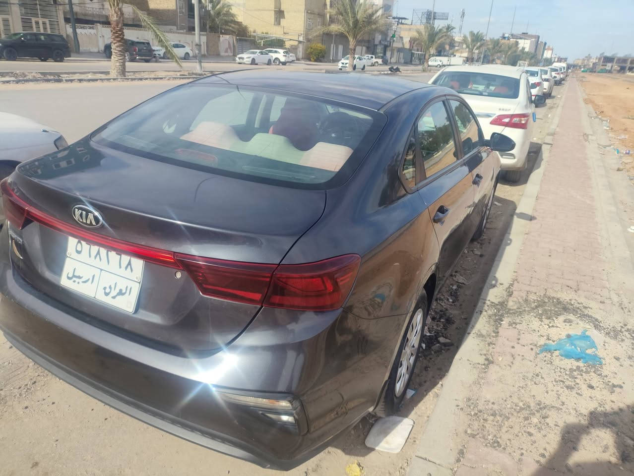 سيراتو للبيع الموديل .2019 مكفولة من صبغ فقط بارد بيه بسبب قطعة محل سقطت على الباب .
.
مكينه 1600 مواصفات عادية باسم شركة بالنجف .
ماشية 68 الف كيلو 
للتواصل الاتصال 
***********
السعر 132$
