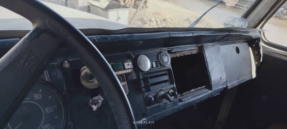 السلام عليكم سكانيه 111قلاب بلادي  للبيع موديل 80 رقم انكليزي بغداد مكينه مجفتة جديد وكير5×5خير من الله لاصرف ولا بخار اكسنهه وسط شاصي مكفول للاستفسار الاتصال على الرقم ***********
