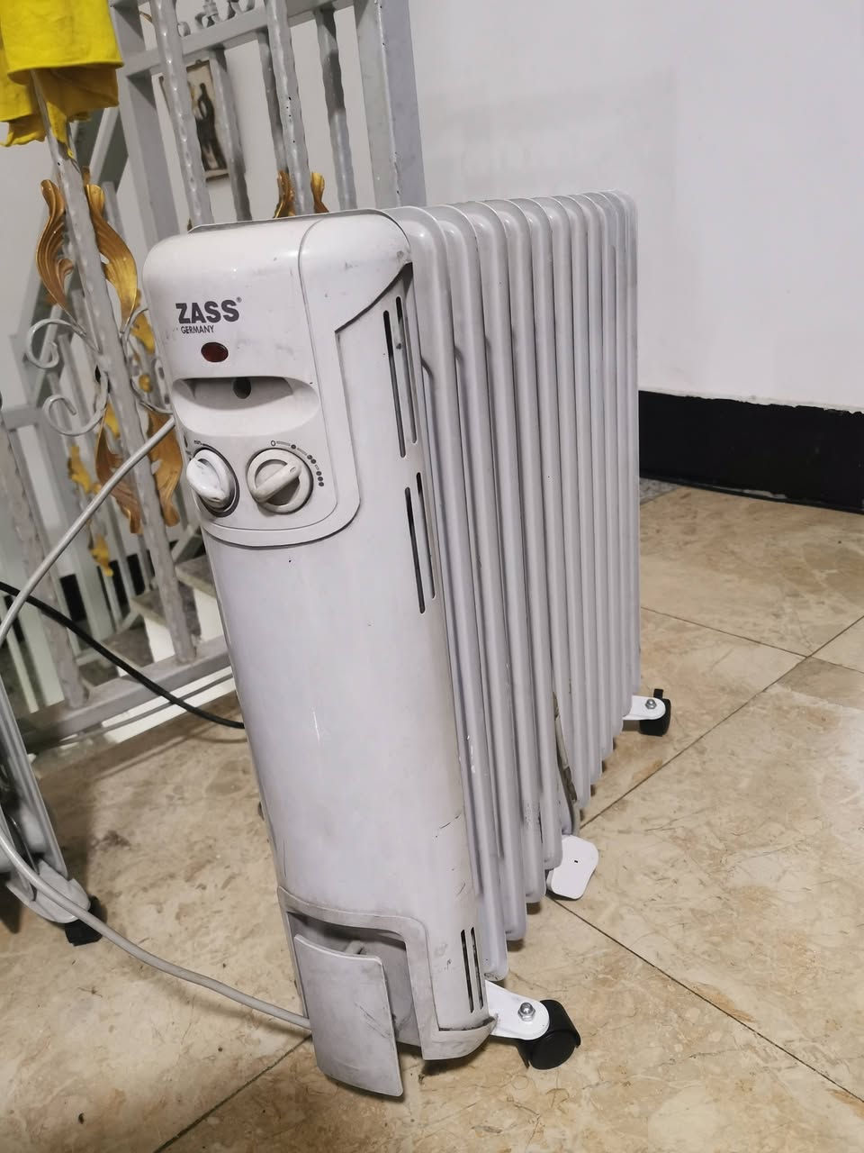 للبيع صوبة زيتية ألماني امتياز تركي باب اول ١٢ ريشة
بيهة تحكم امبير تشتغل ٣ امبير اقل شي لحد ٨ امبير 
السعر ٥٠ مكاني بغداد
للتواصل ***********
