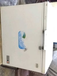 مجمدة للبيع نضيفه سعرها 250 للتصال عبر الرقم التالي 07728637168