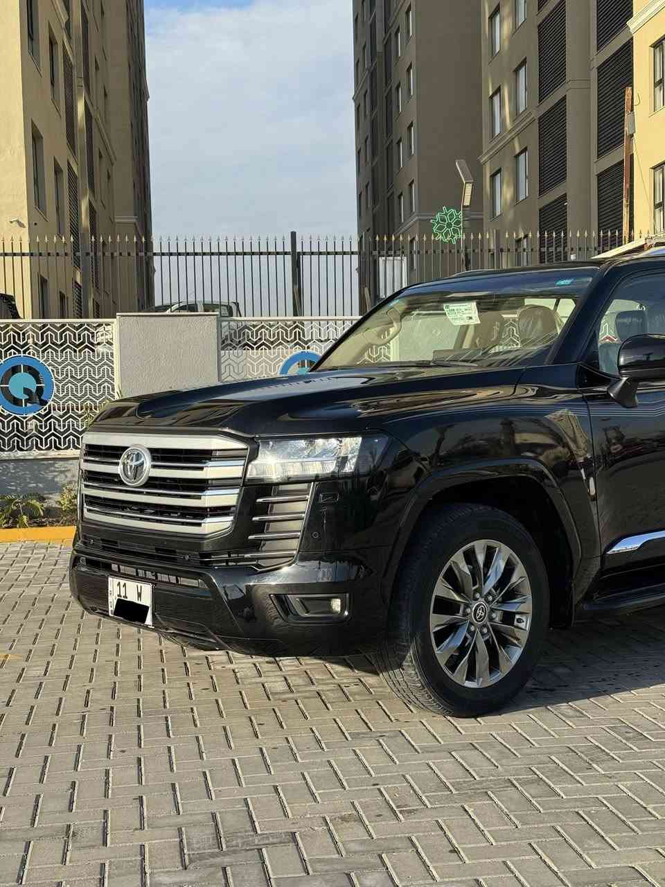 السلام عليكم
لاندكروز GXR بريم 
موديل 2023
لون اسود 
ماشية 26 الف 
مكينة 4000 تنفس طبيعي 
شاشات 3
كشنات امامية كهرباء و تبريد 
صندوق كهرباء 
شاحن لاسلكي 
مكفولة كفالة عامة 
السعر : 66,000$ 
العنوان : حي الجهاد 
للاستفسار: ***********
