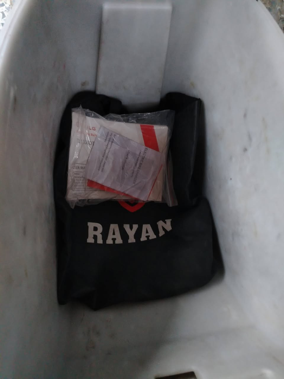 السلام عليكم للبيع دراجه شحن نوع ريان وحش الكون موديل 2025 بعده جديدة
نضام بارك
نضام بك
شاحن تلفون
مثبت سرعه
6 بطاريات مصطره 
سرعه 80
ملف 2000
كتلوكاته كامله 
مكاني بغداد الجديدة
السعر 850 وبيه مجال 
***********
